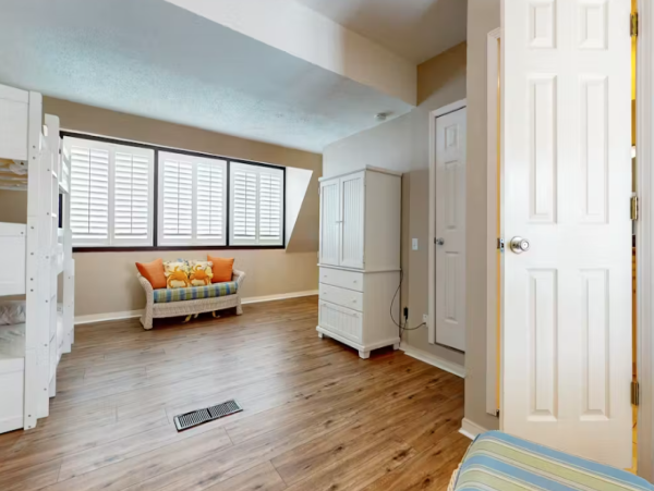 Updated Beachfront Suite Retreat with Pool & Tennis - Perfect Family Getaway